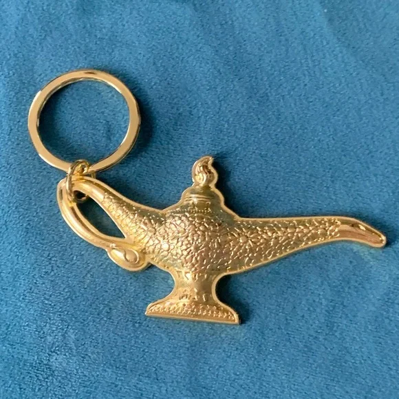 Aladdin Genie Magic Lamp Gold Keychain - Picture 2 of 10